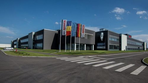 ANALIZĂ Industria prelucrătoare a continuat să piardă angajați: Peste 85.000 anul trecut, după un 2020 îngreunat/ Topul celor mai mari companii din industrie în 2021