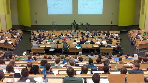 Împrumuturile studențești aflate în incapacitate de plată vor fi direcționate către recuperarea datoriilor, anunță oficialii americani