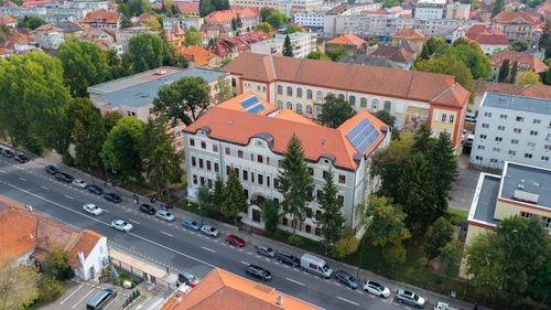 Allen Coliban: 27 de unități de învățământ din Brașov vor produce energie electrică, folosind panouri fotovoltaice