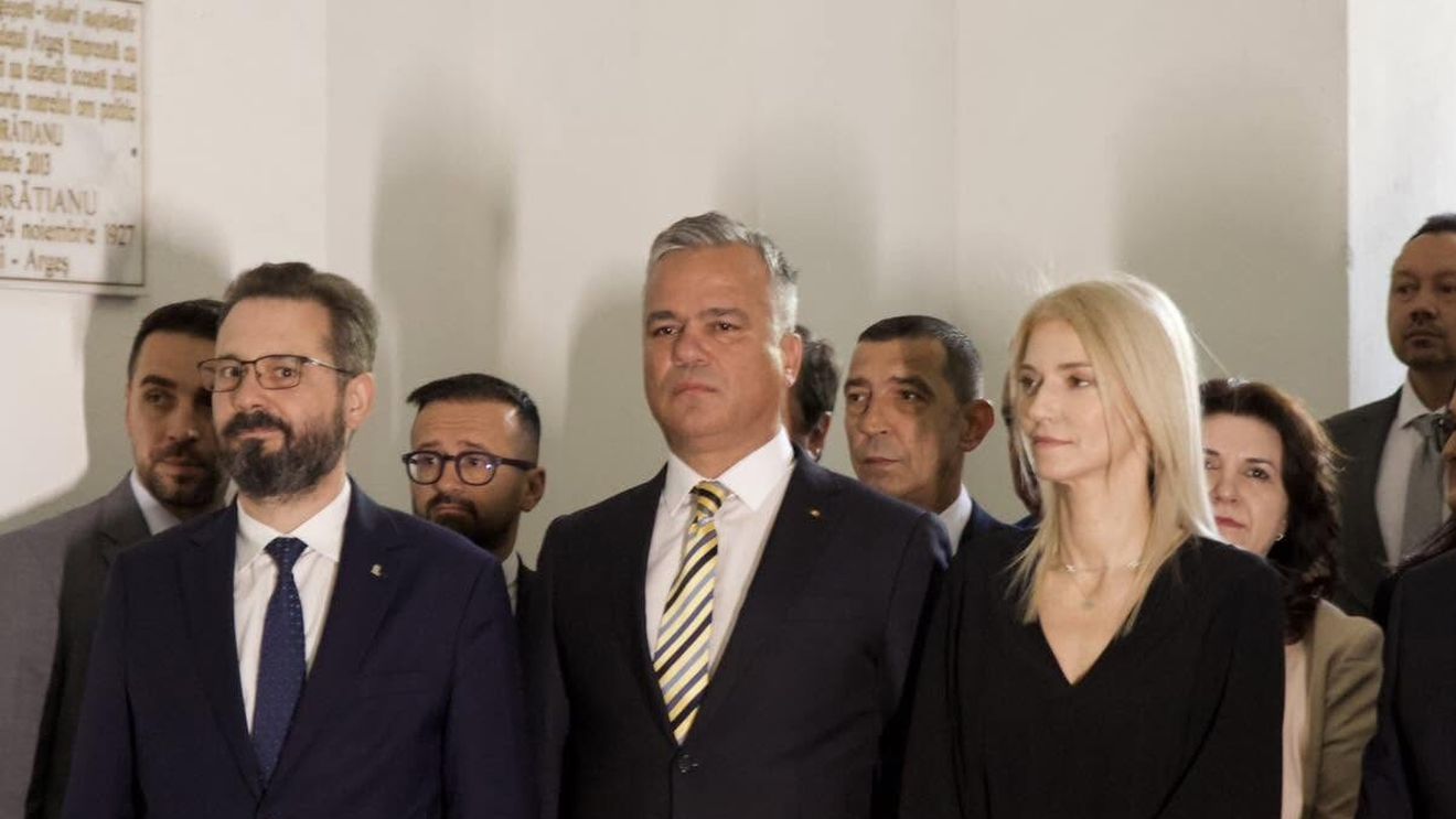 EXCLUSIV. Cei 16 membri ai ”taberei Thuma” au dat iar în judecată PNL, tot la Tribunalul Ilfov / Miza e stoparea Congresului PNL programat duminică și daune morale de 4 milioane de lei / Termenul dat de instanță e 3 iulie