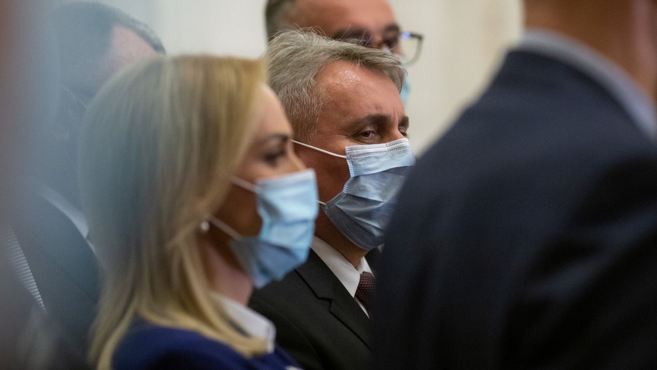 Gabriela Firea a vorbit cu ministrul de Interne, pentru implementarea cât mai urgentă a proiectului brăţării electronice pentru agresori: Nu este o stare de normalitate să suporţi violenţe/ 33 de femei şi-au pierdut viaţa în urma violenţei în familie, anul acesta