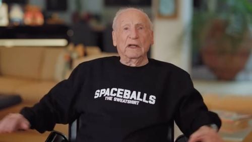 VIDEO Actorul Mel Brooks, în vârstă de 98 de ani, își va relua rolul din „Spaceballs”, pentru continuarea filmului, la 40 de ani după parodia originală a Războiului Stelelor