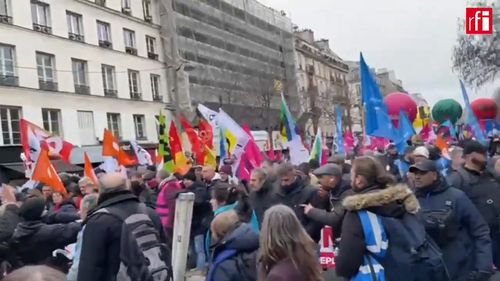 Franța: Mobilizare masivă împotriva proiectului reformei pensiilor – peste două milioane de manifestanți în toată țara – potrivit sindicatelor, participare importantă la greve