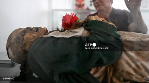 Straniu fenomenul de mumificare naturală într-un mic cimitir din Columbia