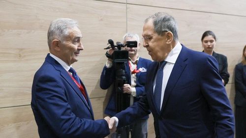 Diplomatul Lazăr Comănescu, secretar general al Organizației de Cooperare Economică la Marea Neagră, s-a întâlnit în Rusia cu Serghei Lavrov, deși acesta e sacționat de UE după invazia în Ucraina