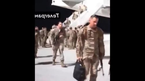 Fakenews demascat de Reuters: Un video care circulă pe reţelele sociale pretinde că soldaţi americani ajung în Israel în 2023, dar de fapt sunt imagini din România filmate în 2022