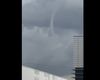 VIDEO Pâlnie de tornadă, surprinsă deasupra Ploieștiului / Fenomenul a fost filmat de mai mulți localnici