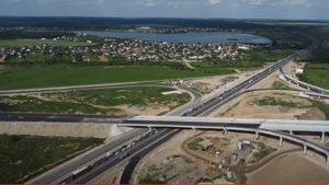 Secretar de stat, pe șantierul Autostrăzii București Sud : lotul de 10 kilometri până la Autostrada Soarelui se deschide la sfârșitul lunii iulie