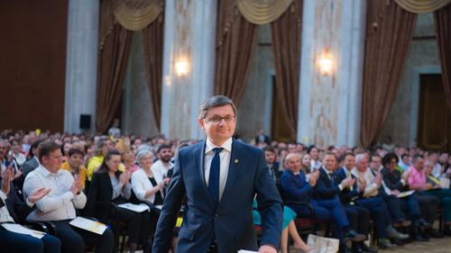 Igor Grosu a fost reales preşedinte al Parlamentului de la Chişinău în prima şedinţă a noului legislativ / Maia Sandu cheamă partidele la consultări pentru desemnarea noului prim-ministru