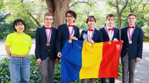 Locul III în lume pentru România la Olimpiada Internațională de Fizică 2023, după China, Coreea de Sud și Statele Unite / Un singur elev din lot învață la liceu de stat
