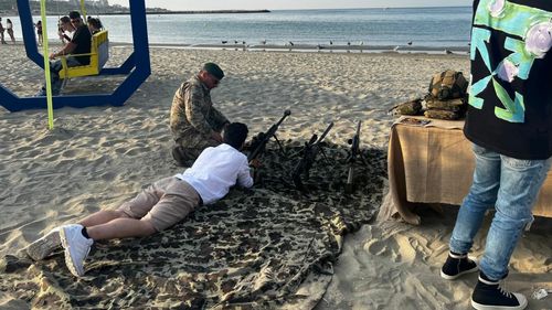 VIDEO Armata își face reclamă la Neversea și caută recruți în rândul tinerilor festivalieri: ”Să ne cunoaștem mai mult cu civilii” (galerie foto)