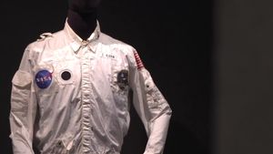Jacheta pe care astronautul american Buzz Aldrin a purtat-o în călătoria lui spre Lună în timpul misiunii Apollo 11, vândută cu 2,7 milioane de dolari