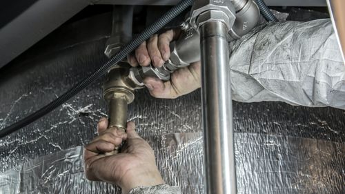 De ce se pregătește un ONG să ridice în Cluj o „școală de meserii”? Beard Brothers: „Vrem să le spunem tinerilor că poți să faci o treabă faină, că poate să fie cool să ai o meserie”