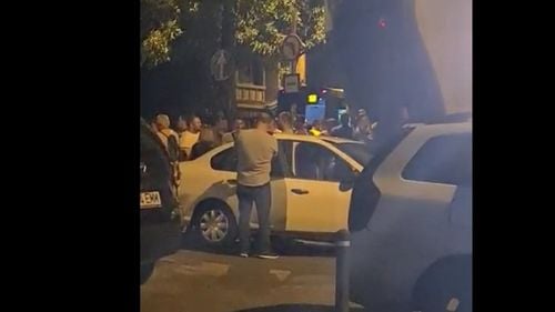 OFICIAL Ion Rădoi a fost plasat de DNA sub control judiciar pentru folosirea influenței de lider sindical și șantajarea ministrului Transporturilor Cătălin Drulă / Audiere cu galerie la DNA. Mai mulți sindicaliști au venit să îl susțină