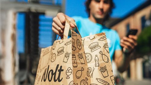 Care e ingredientul secret al creșterii Wolt în România? Puiul