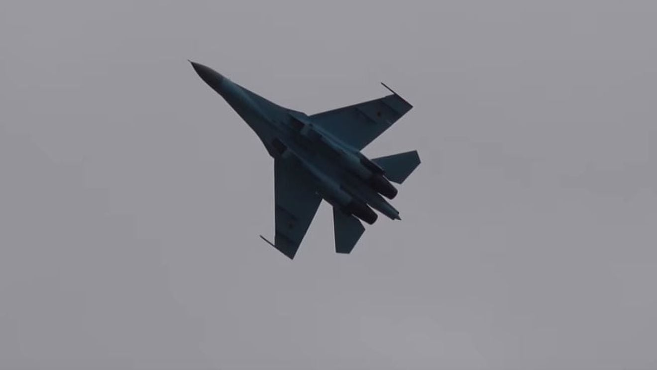 VIDEO Manevre riscante ale rușilor care au interceptat un avion american de recunoaștere deasupra Mării Negre