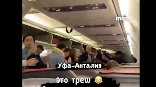 Pasagerii unui avion care urma să decoleze din Rusia, dați jos imediat după îmbarcare. Co-pilotul ar fi primit ordin de mobilizare
