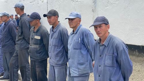 Doi prizonieri chinezi în Ucraina explică într-o conferinţă de presă cum au ajuns în armata rusă: ”Odată ajuns acolo, nu mai există cale de ieşire. Este o capcană”