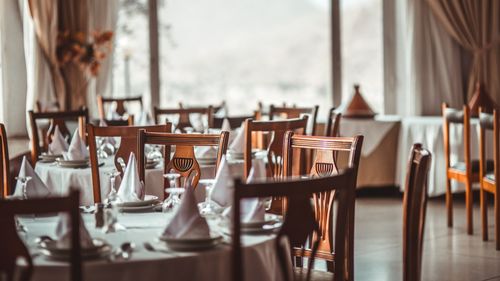 Guvernul premierului ungar Viktor Orban le oferă restaurantelor un sprijin financiar de peste 300 de milioane de dolari înaintea alegerilor