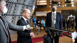 Scholz: „Nu vom permite ca ultima escaladare a Moscovei să rămână fără răspuns. Tacticile de pământ pârjolit nu vor ajuta Rusia să câștige războiul” / Cancelarul german avertizează asupra plafonării prețului la gaze naturale