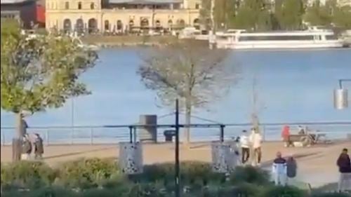 Atac cu cuțitul la Bordeaux: un mort și un rănit, agresorul a fost ucis de poliție