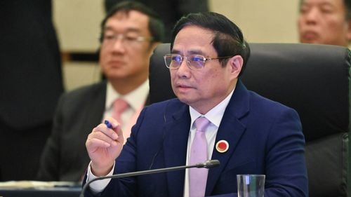 Premierul vietnamez se întâlnește luni cu Marcel Ciolacu şi preşedintele Iohannis / Pham Minh Chinh participă și la un forum economic bilateral