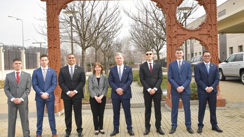 Ce a făcut directorul FBI în România: discuții la SRI și Parchetul General despre amenințările străine și criminalitatea transfrontalieră