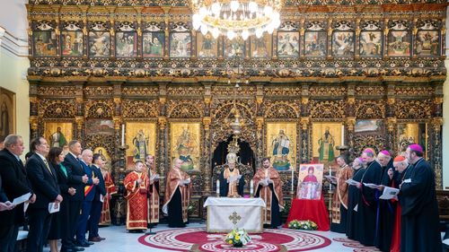 Cardinalul Lucian Mureşan: Prezenţa preşedintelui României în catedrala Blajului are o importantă valoare simbolică pentru întreaga Biserică Greco-Catolică. Nădăjduim că gestul președintelui va inspira clasa politică din România