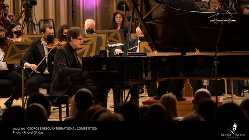 Festivalul Enescu: Joi, spectacol de dans contemporan şi concerte la Bucureşti, Braşov, Cluj-Napoca şi Iaşi