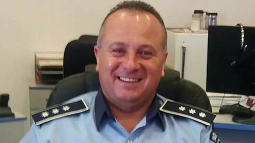 Cum a fost imobilizat fostul polițist care și-a amenințat cu moartea vecinii și s-a baricadat în casă