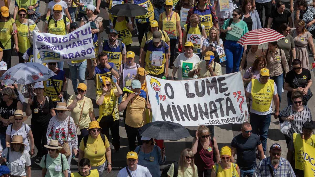 Guvernul se reunește joi în ședință pentru a aproba OUG prin care salariile profesorilor cresc cu 1.000 de lei brut, deși negocierile au eșuat iar greva continuă