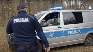 Un tânăr polonez decapitează cu toporul o femeie în Universitatea din Varşovia. Atacatorul, arestat după ce răneşte altă persoană
