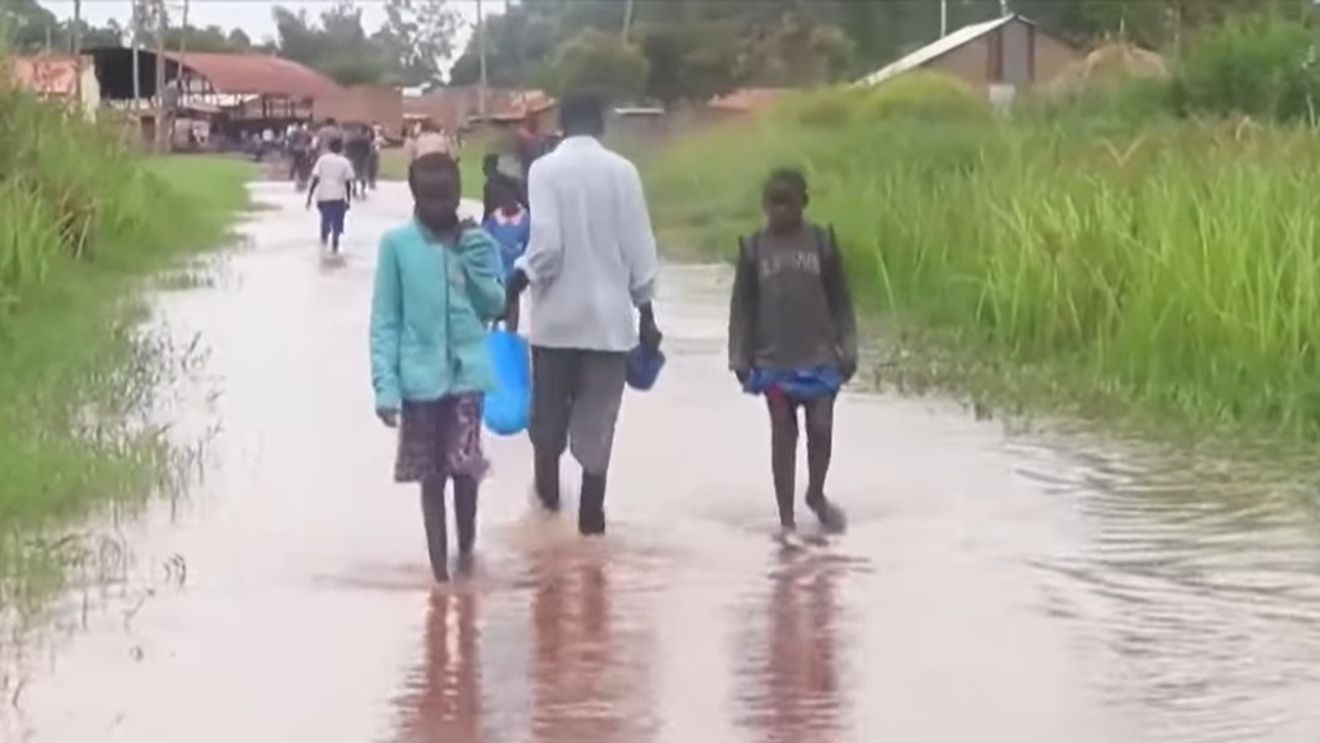 Cel puţin 32 de morţi în urma ploilor abundente din Kenya/ Peste 40.000 de persoane și-au părăsit satele