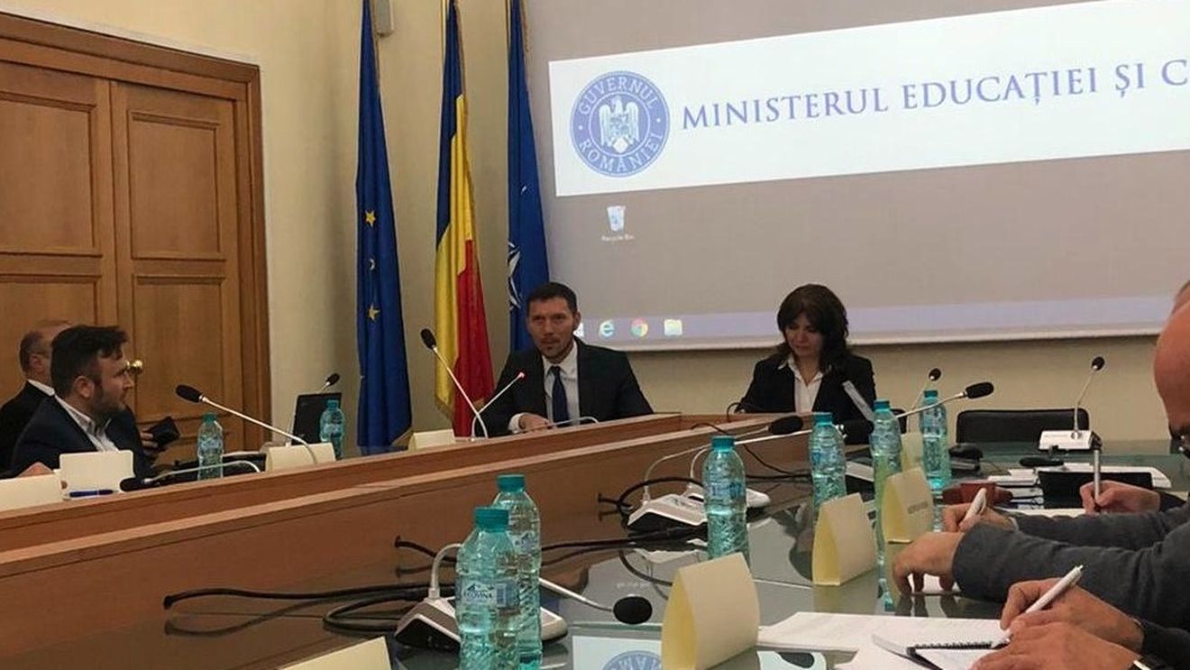 Ministrul Educației va susține o declarație de presă la ora 18:30, după o videoconferință cu inspectorii școlari