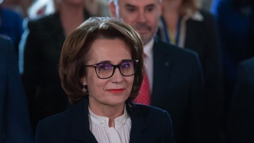 Prim-vicepreşedintele PNL Nicoleta Pauliuc, o apropiată a facțiunii  Hubert Thuma din PNL, reia o temă lansată public de Sorin Grindeanu: Îi solicit vicepremierului Dragoş Anastasiu să facă publică componenţa şi modul de funcţionare a grupului de lucru privind companiile de stat / Românii au dreptul să ştie cine contribuie la decizii