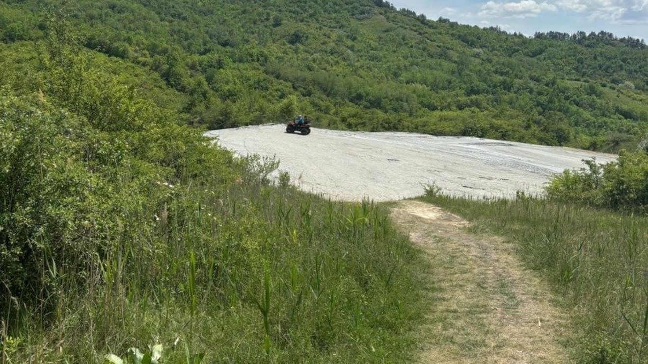 Vulcanii Noroioşi din Buzău, scanaţi cu drone pentru descifrarea structurii ascunse a terenului şi monitorizarea emisiilor de gaze