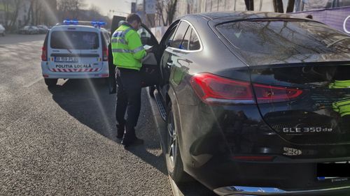 Amenzi de 251.000 de lei, aplicate de agenţii Poliţiei Locale Bucureşti, anul acesta, pentru parcare neregulamentară