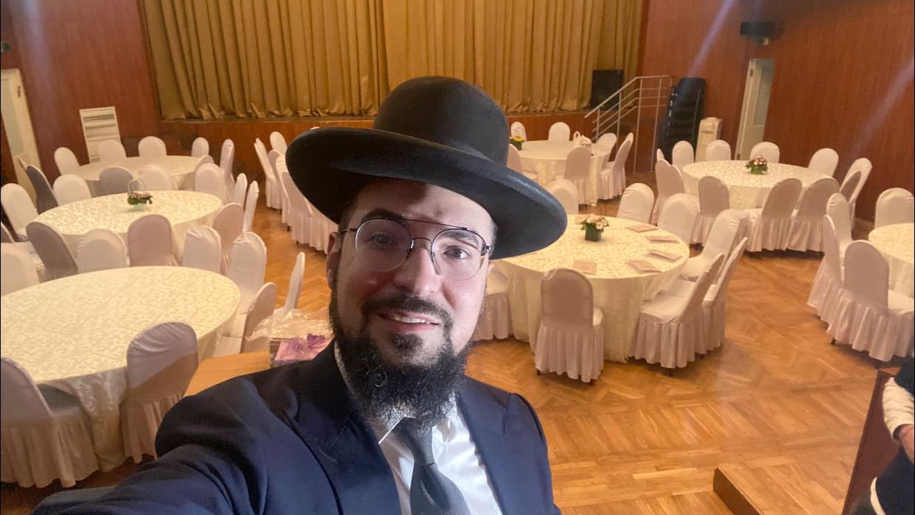 Un rabin originar din Belarus ajută refugiații evrei din Ucraina în Republica Moldova și împărtășește experiența sa pe rețelele de socializare – Jewish Telegraphic Agency