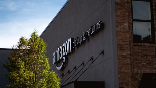 Amazon folosește arsenalul de arme AI împotriva angajaților - studiu