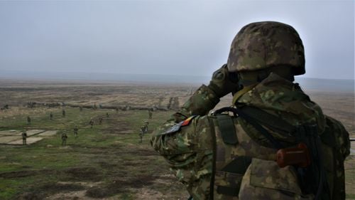 Doi militari au fost răniți în poligonul Dorolea în urma declanșării accidentale a unei încărcături pirotehnice