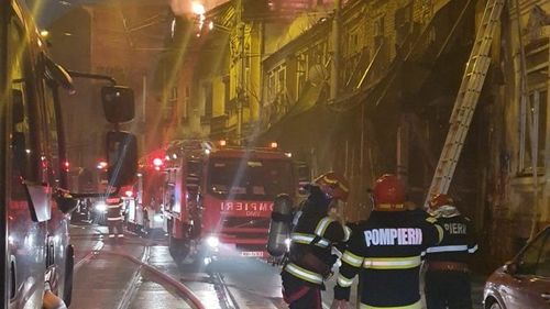 UPDATE Incendiu puternic pe Calea Moșilor, în București. Pompierii intervin cu 10 autospeciale și alte echipaje/ Se intervine cu dificultate din cauza spațiului îngust de manevră
