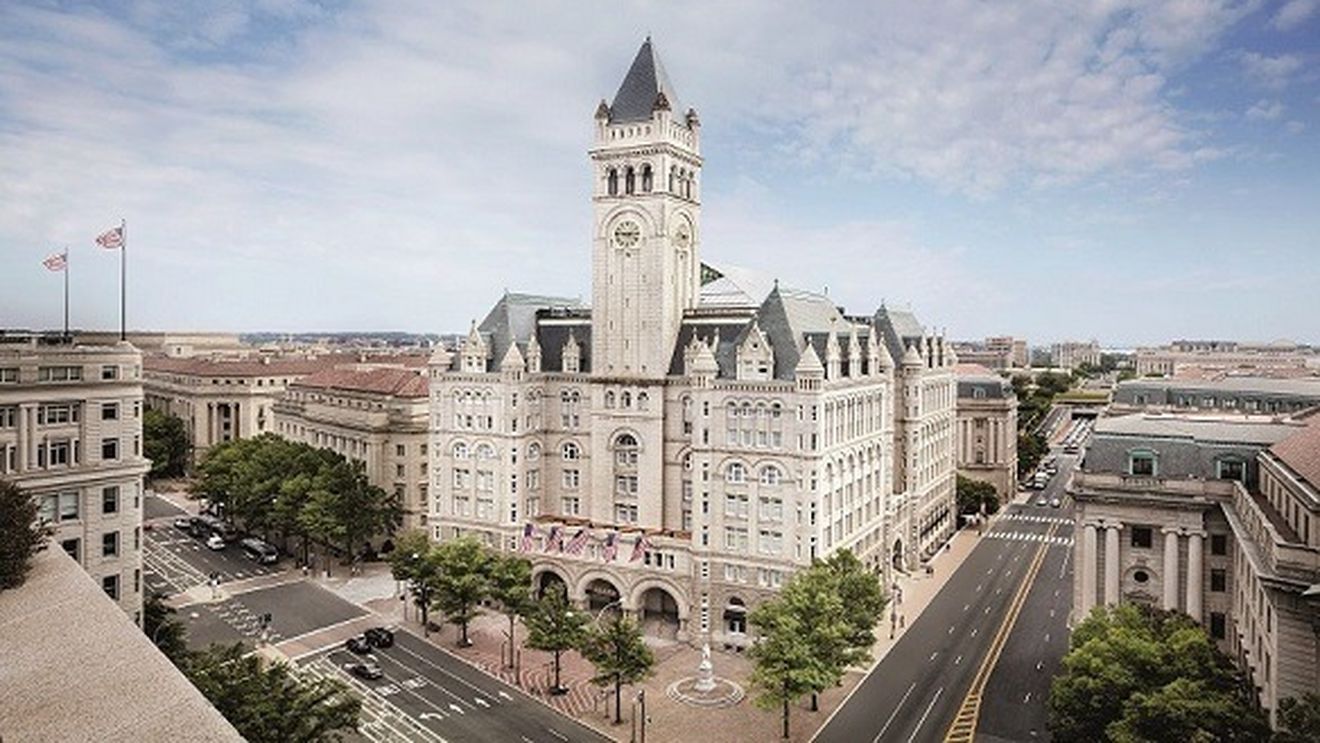 Compania familiei Trump, care administrează Hotelul Trump International, solicită ajutor de la guvernul american din cauză că nu mai poate plăti chiria clădirii din centrul Washingtonului