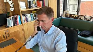Noul ministru britanic de Finanțe, Jeremy Hunt, avertizează cu privire la creșteri de impozite și reduceri ale cheltuielilor publice/ Prim ministra Liz Truss, amenințată cu pierderea puterii după numai șase săptămâni în funcție