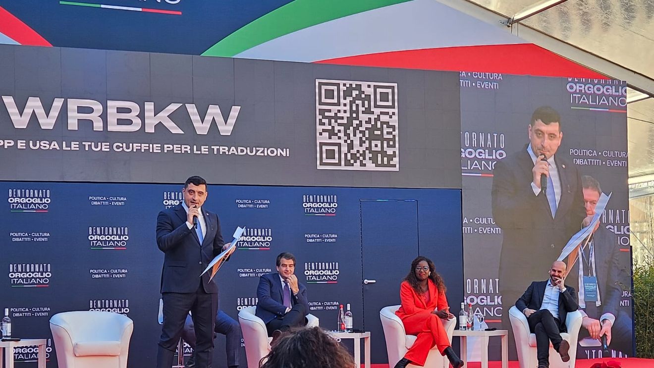 George Simion, liderul partidului extremist AUR, la un eveniment organizat de partidul de guvernământ Fratelli d'Italia