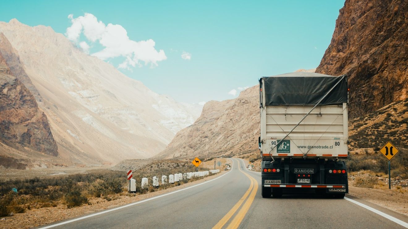 Restricţii de tonaj pe drumuri naţionale şi autostrăzi, din cauza caniculei