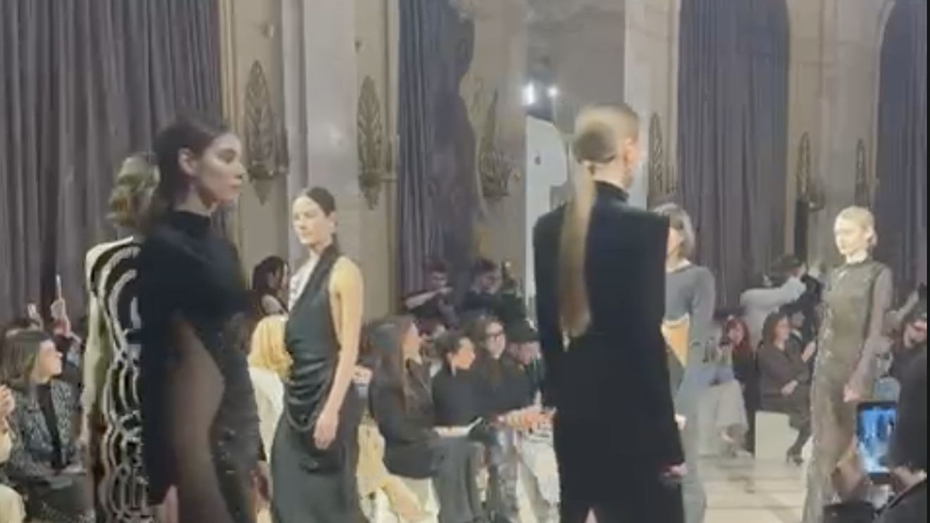 Ana Radu la Mercedes Benz Bucharest Fashion Week: Femeia contemporană, între disciplină și rafinament