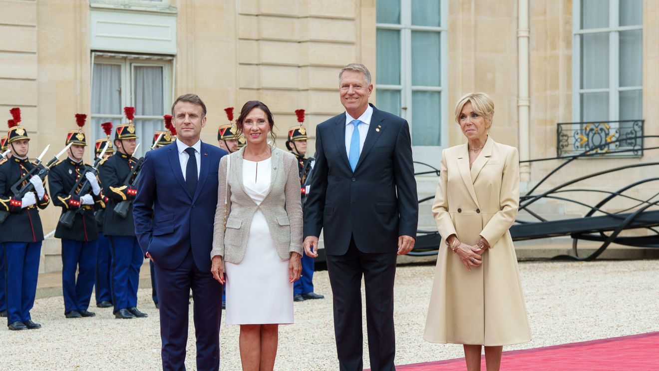 FOTO Klaus Iohannis, la recepţia pentru şefii de stat şi de guvern găzduită de preşedintele Emmanuel Macron / Preşedintele este împreună cu soţia sa, Carmen