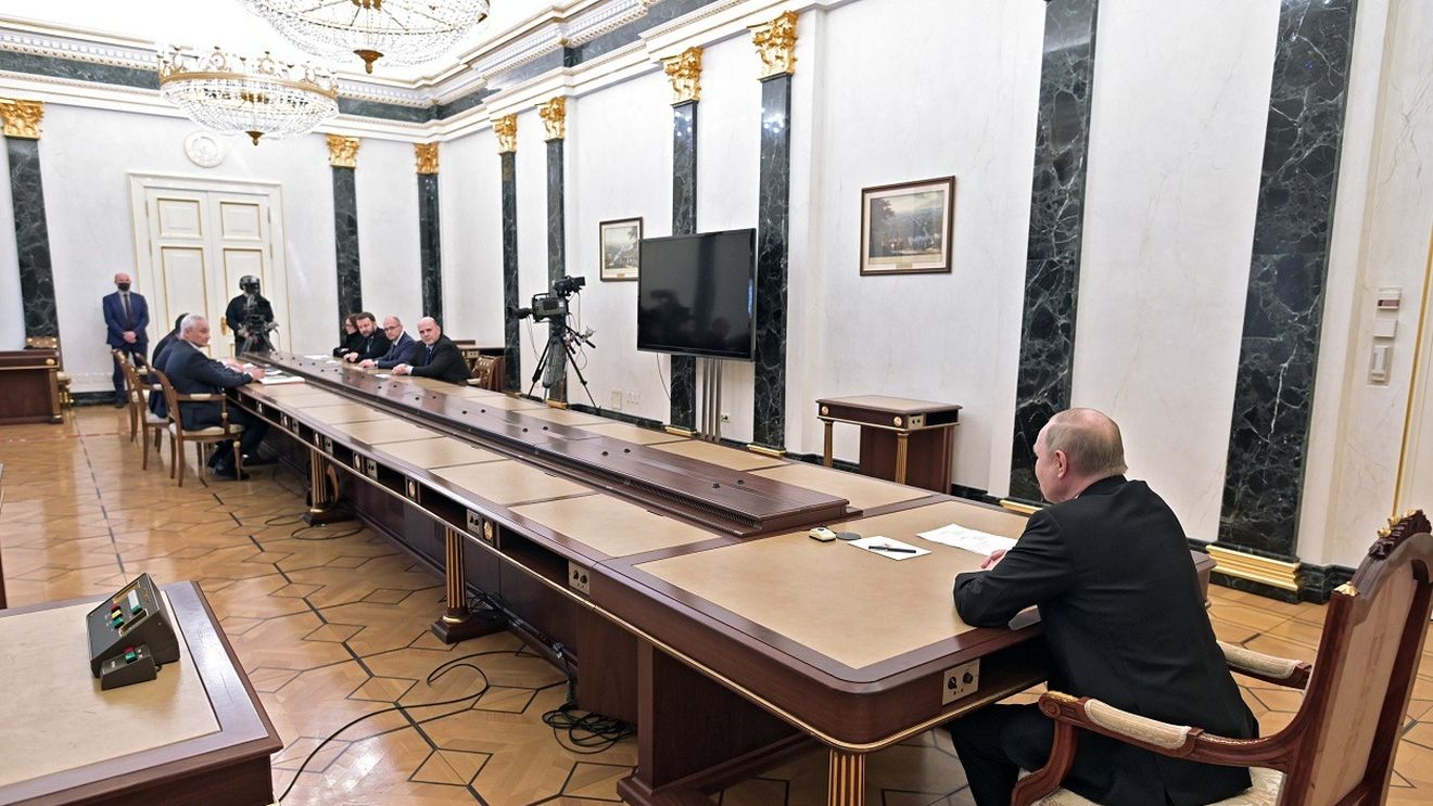 Putin, ședință pe tema crizei economice din Rusia cu principalii responsabili