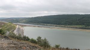 Investigație: Moldova, afectată puternic de un mega-proiect energetic al Ucrainei pe Nistru. Experții avertizează că vor apărea probleme cu apa potabilă, dar și cu poluarea