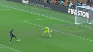 VIDEO Frumusețea fotbalului: cele două mari ratări din ultimul minut al finalei Cupei Mondiale care ar fi putut încheia drama înaintea penalty-urilor